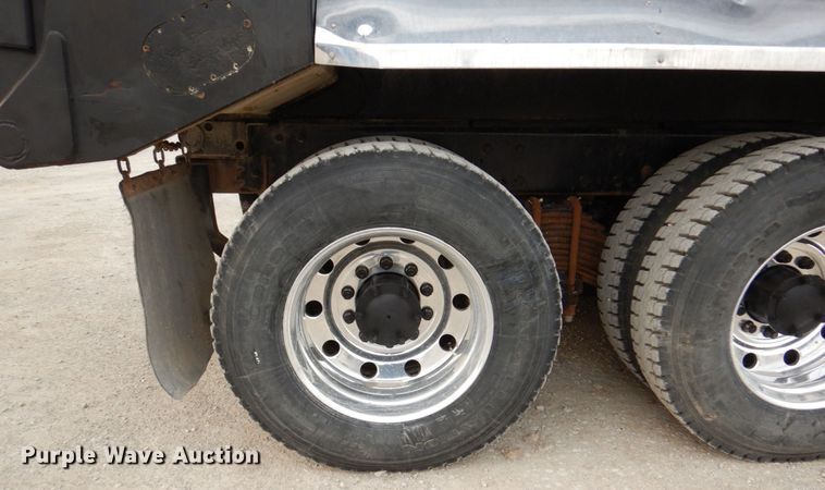 image for item DN7385 2003 Mack CV700  dump truck