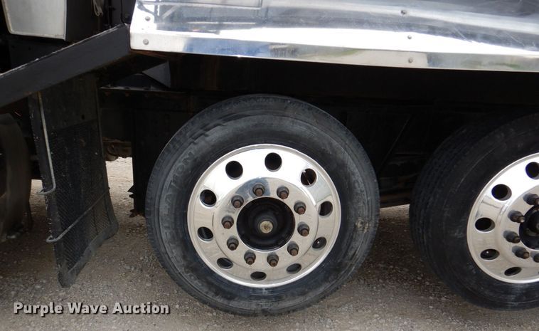 image for item DN7385 2003 Mack CV700  dump truck