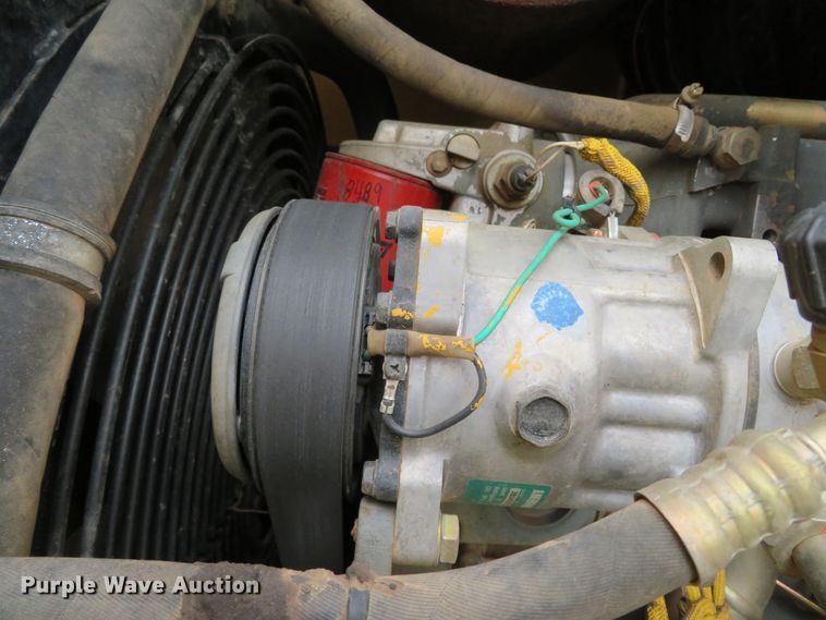 image for item DN7972 2004 John Deere 655C Series II  track loader