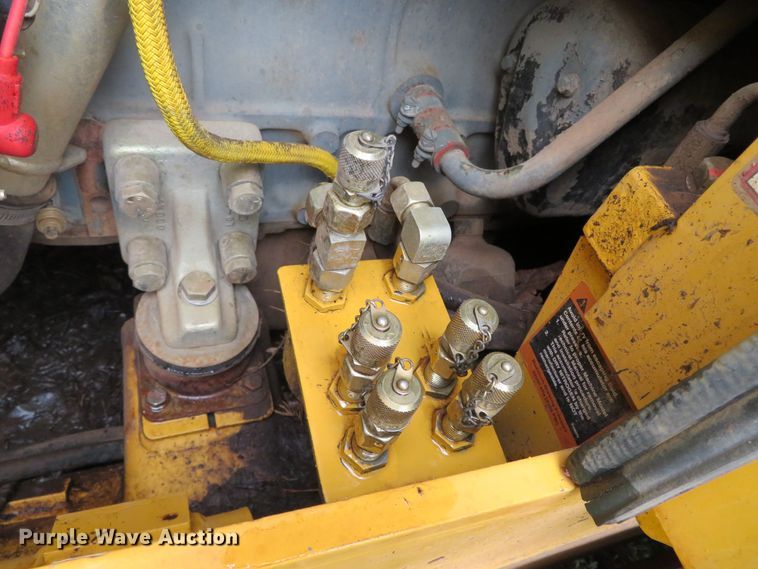 image for item DN7972 2004 John Deere 655C Series II  track loader