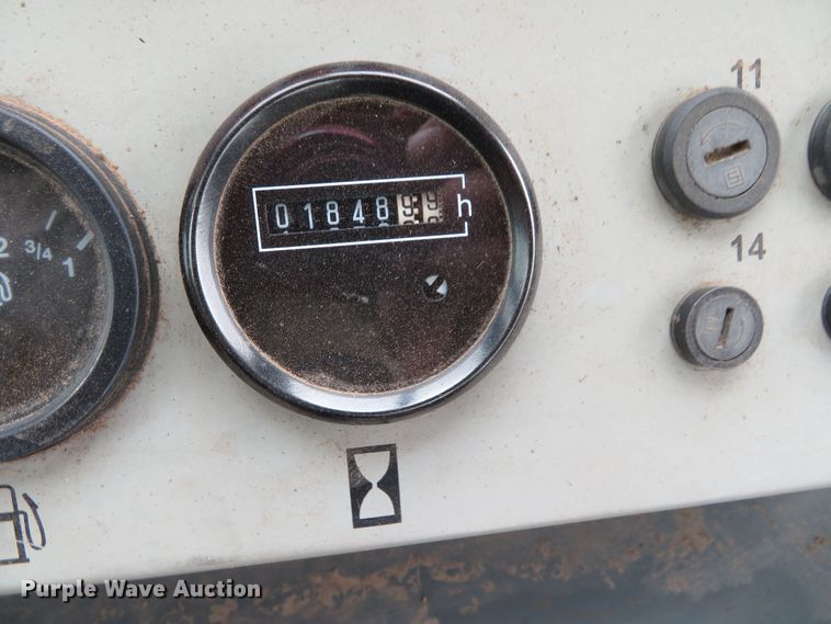 image for item DN7972 2004 John Deere 655C Series II  track loader