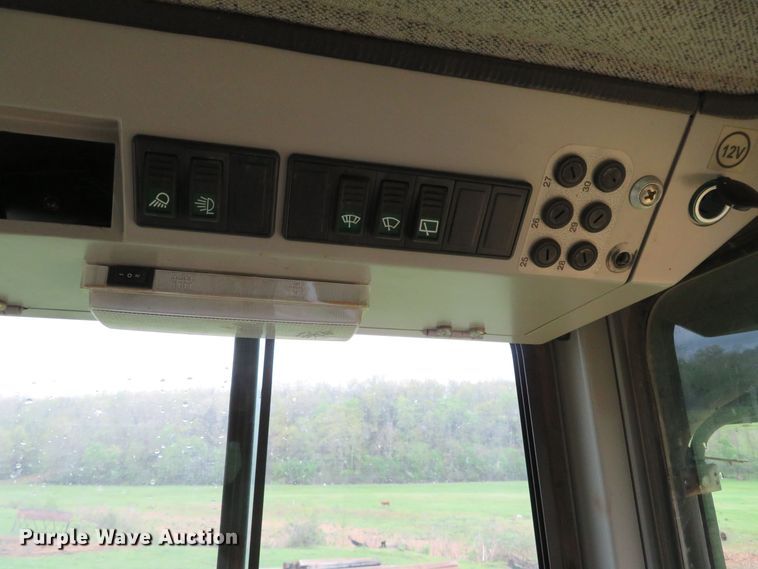 image for item DN7972 2004 John Deere 655C Series II  track loader