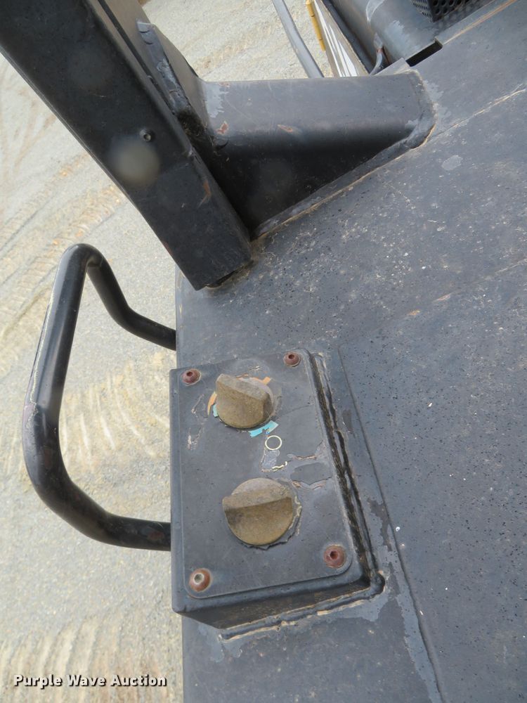 image for item DN7974 1997 Caterpillar 953C  track loader