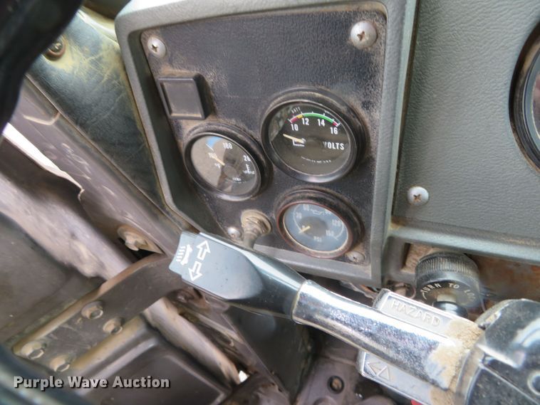 image for item DN7975 1992 Mack RD690S  dump truck