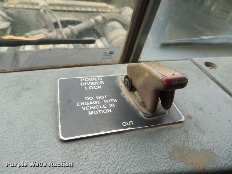 image for item DN7975 1992 Mack RD690S  dump truck