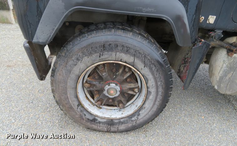 image for item DN7975 1992 Mack RD690S  dump truck