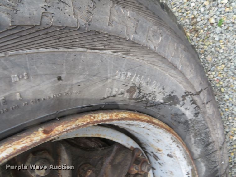 image for item DN7975 1992 Mack RD690S  dump truck