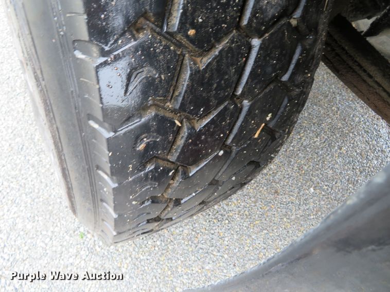 image for item DN7975 1992 Mack RD690S  dump truck