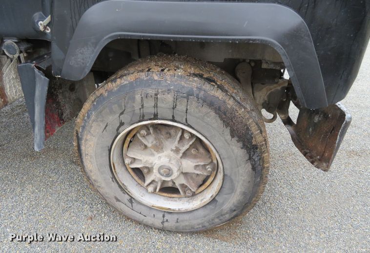 image for item DN7975 1992 Mack RD690S  dump truck