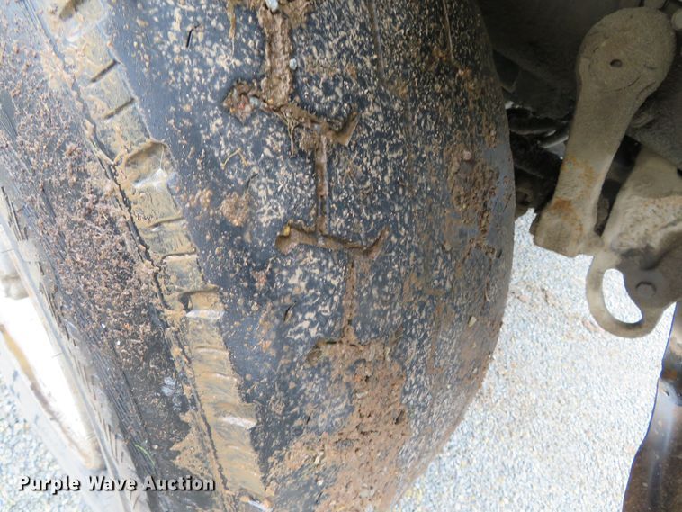 image for item DN7975 1992 Mack RD690S  dump truck