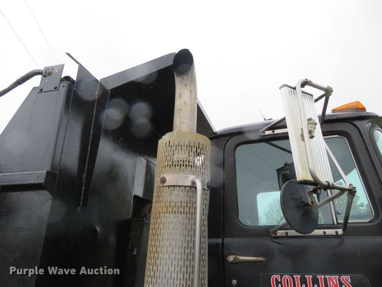 image for item DN7975 1992 Mack RD690S  dump truck