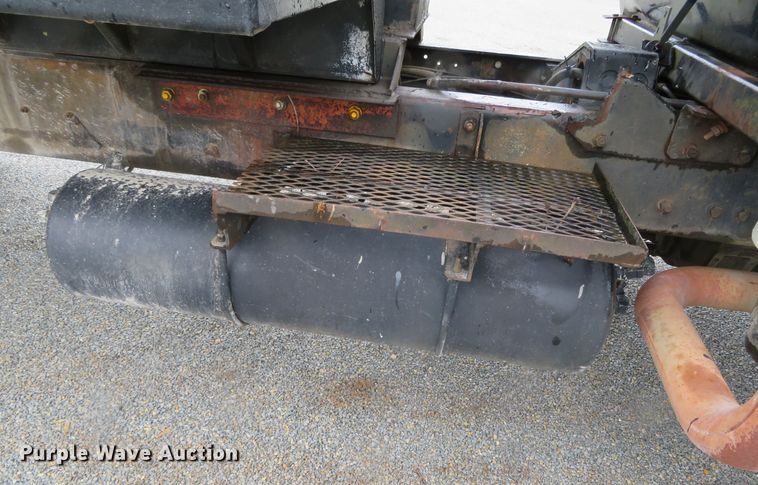 image for item DN7975 1992 Mack RD690S  dump truck