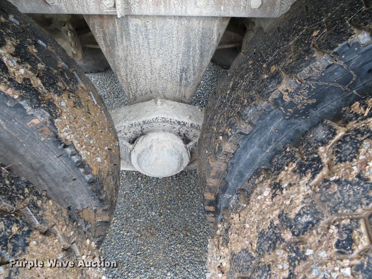 image for item DN7975 1992 Mack RD690S  dump truck