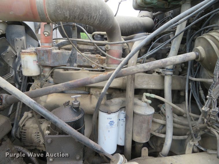 image for item DN7975 1992 Mack RD690S  dump truck