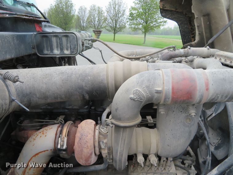 image for item DN7975 1992 Mack RD690S  dump truck