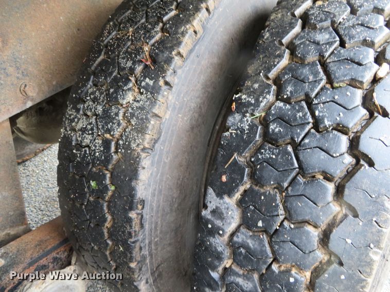 image for item DN7975 1992 Mack RD690S  dump truck