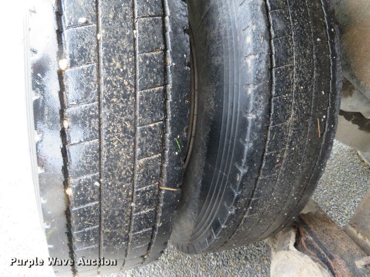 image for item DN7975 1992 Mack RD690S  dump truck