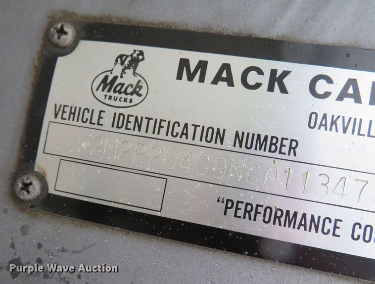 image for item DN7975 1992 Mack RD690S  dump truck