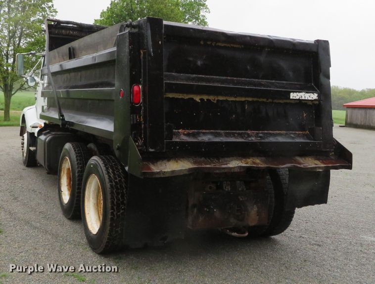 image for item DN7976 1989 International 8300  dump truck