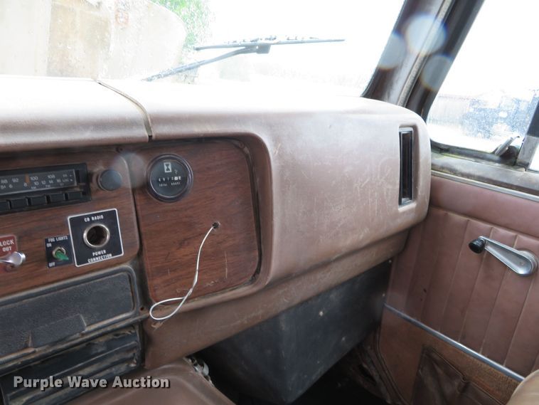 image for item DN7976 1989 International 8300  dump truck