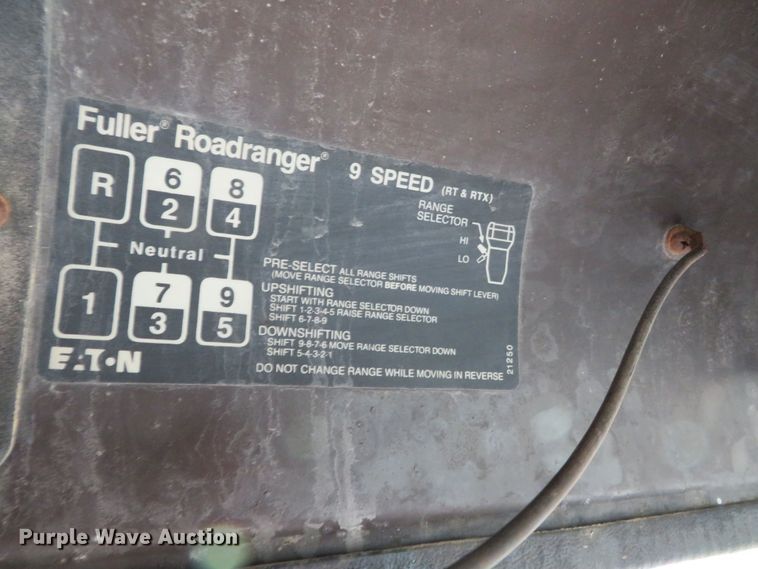 image for item DN7976 1989 International 8300  dump truck