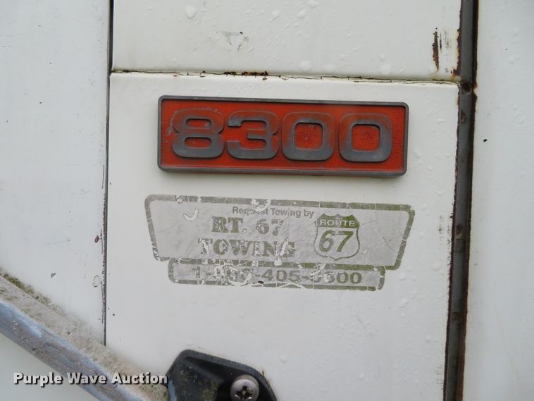 image for item DN7976 1989 International 8300  dump truck