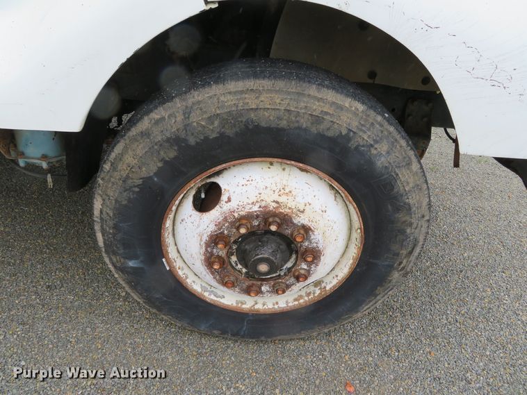 image for item DN7976 1989 International 8300  dump truck