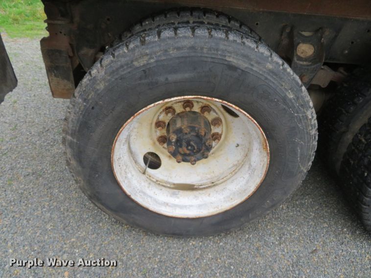 image for item DN7976 1989 International 8300  dump truck