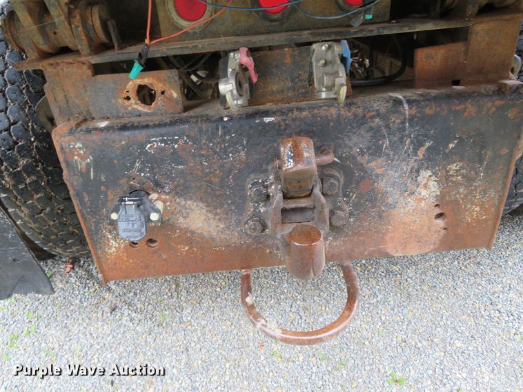 image for item DN7976 1989 International 8300  dump truck