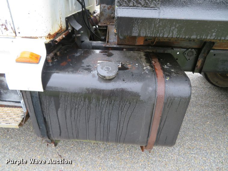 image for item DN7976 1989 International 8300  dump truck