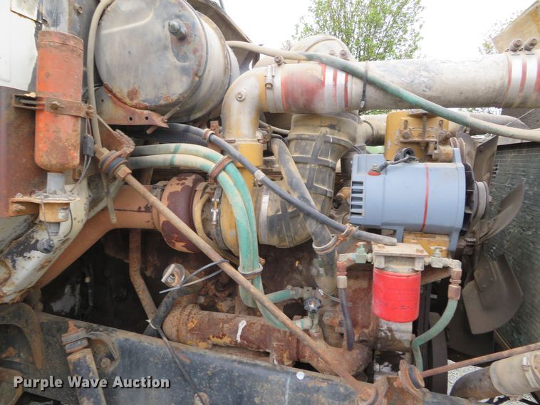 image for item DN7976 1989 International 8300  dump truck