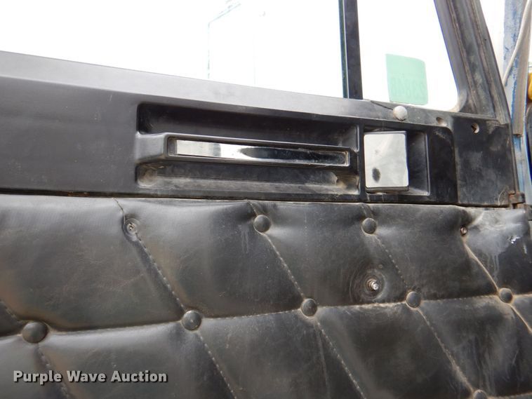 image for item DP3971 1992 Freightliner FLD120  dump truck