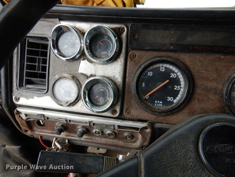 image for item DP3971 1992 Freightliner FLD120  dump truck