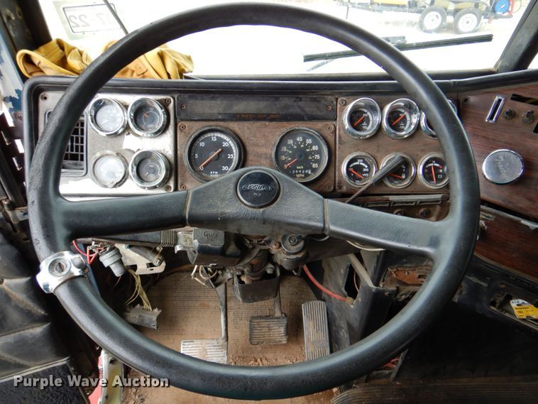 image for item DP3971 1992 Freightliner FLD120  dump truck