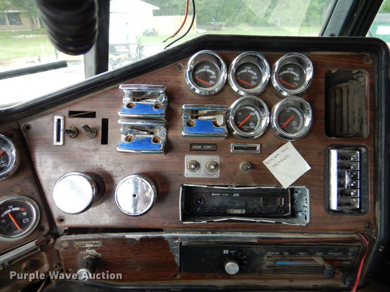 image for item DP3971 1992 Freightliner FLD120  dump truck