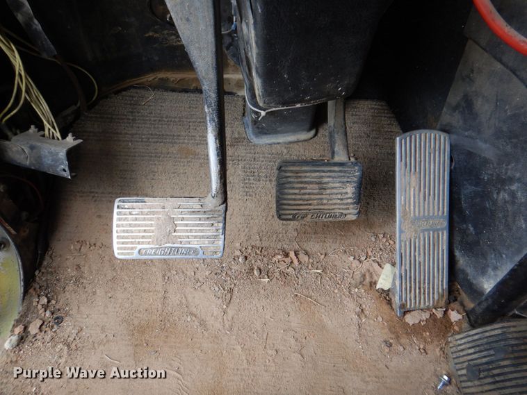 image for item DP3971 1992 Freightliner FLD120  dump truck