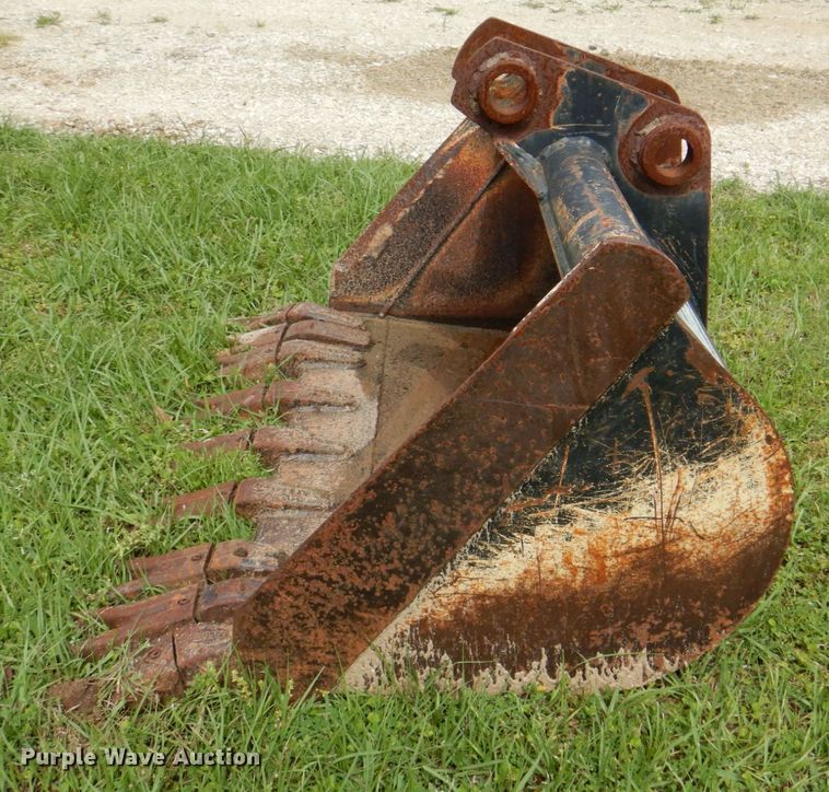 image for item DP3977 Kubota  36"W excavator bucket