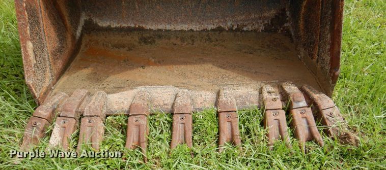 image for item DP3977 Kubota  36"W excavator bucket