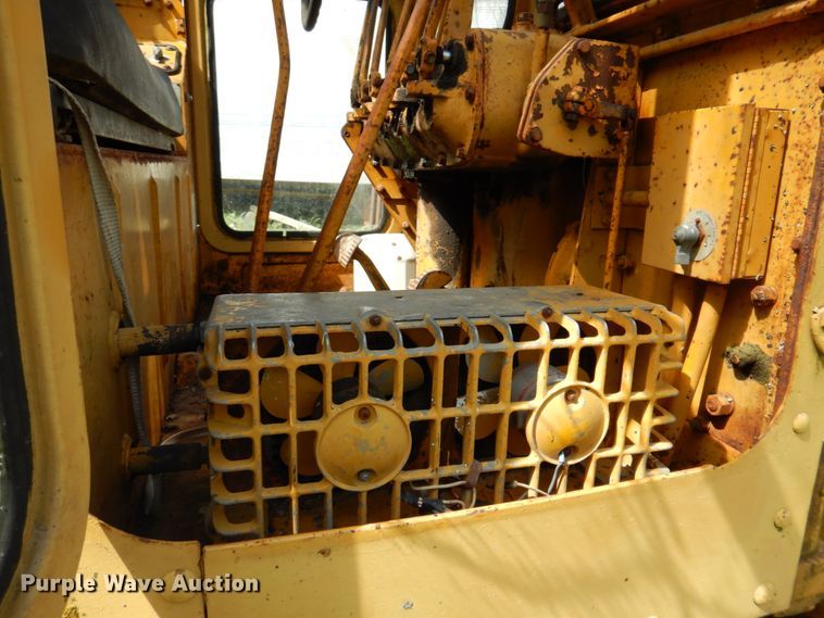 image for item DP3979 1963 Caterpillar 12E  rigid frame motor grader