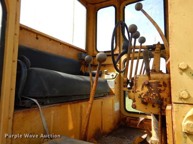 image for item DP3979 1963 Caterpillar 12E  rigid frame motor grader