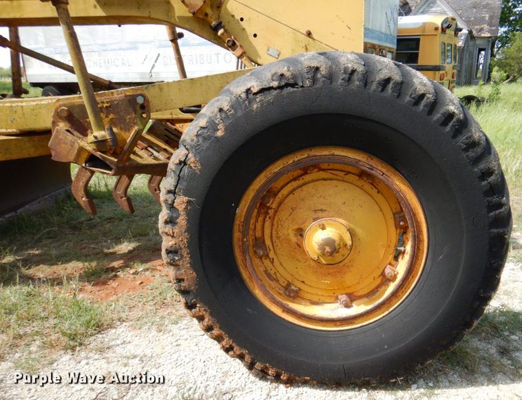 image for item DP3979 1963 Caterpillar 12E  rigid frame motor grader