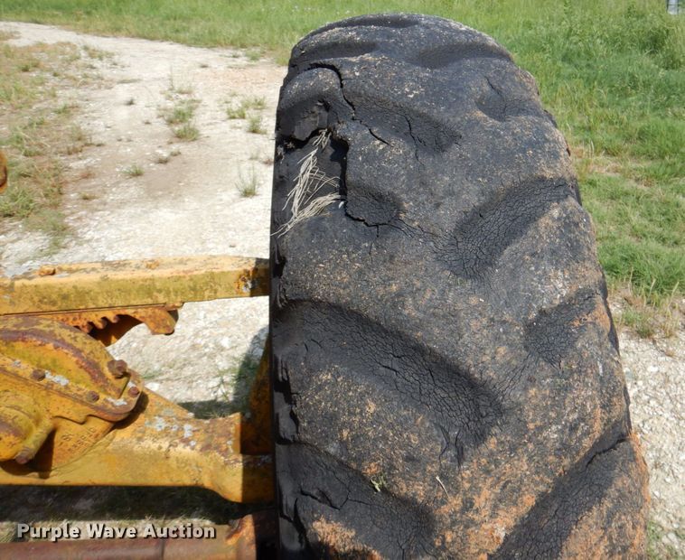 image for item DP3979 1963 Caterpillar 12E  rigid frame motor grader