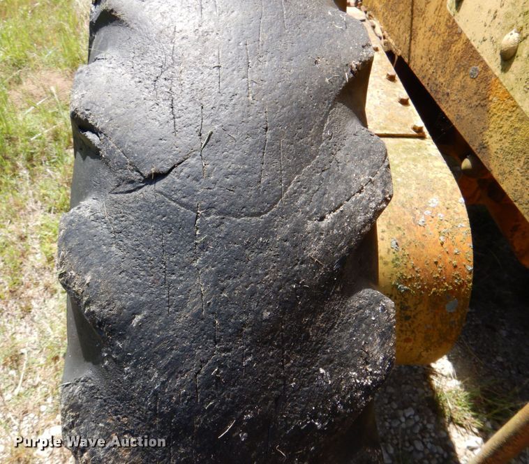 image for item DP3979 1963 Caterpillar 12E  rigid frame motor grader