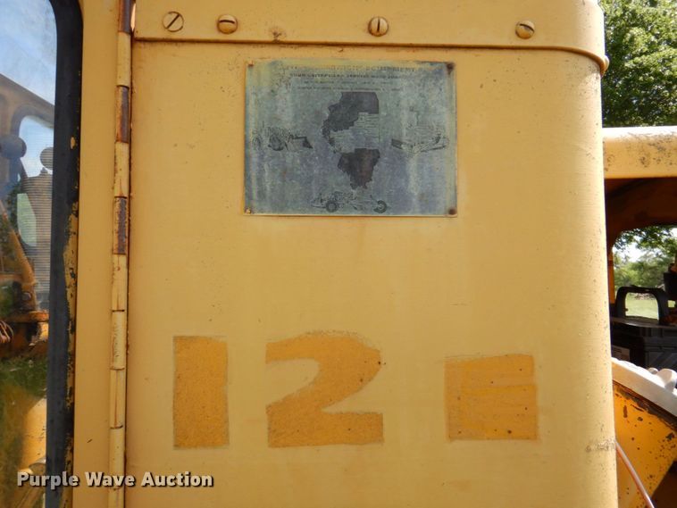 image for item DP3979 1963 Caterpillar 12E  rigid frame motor grader