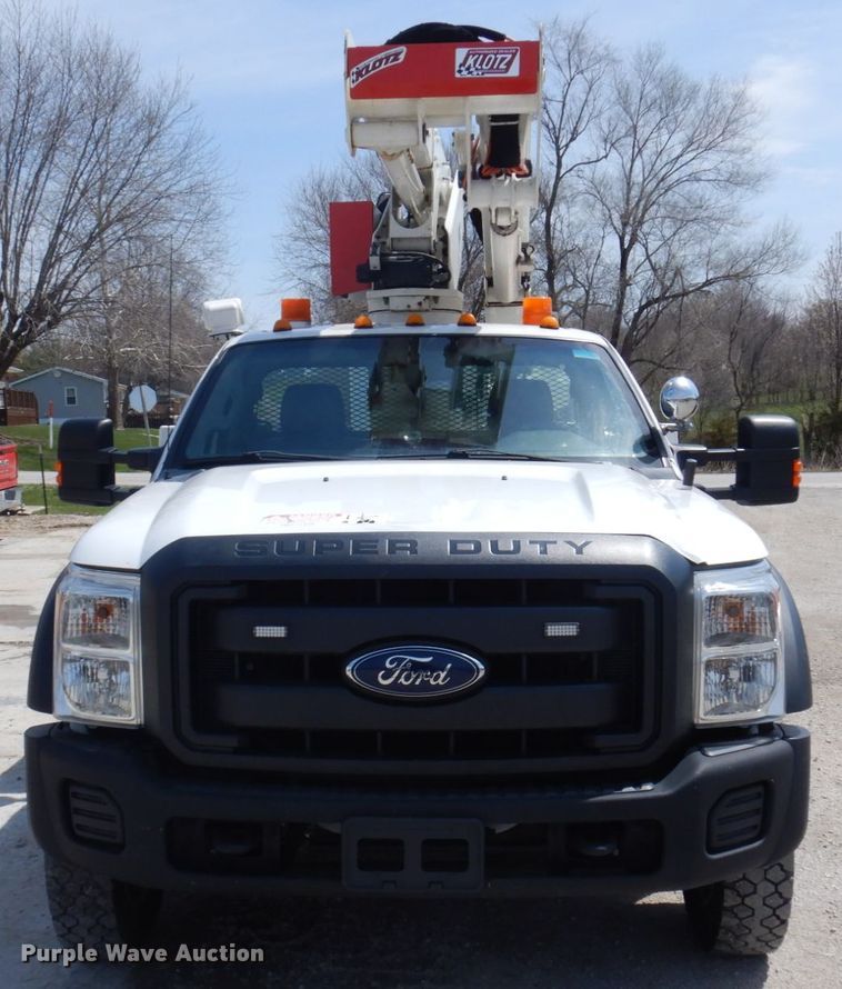 image for item DP5437 2013 Ford F550 Super Duty  bucket truck