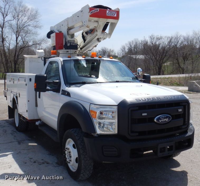 image for item DP5437 2013 Ford F550 Super Duty  bucket truck