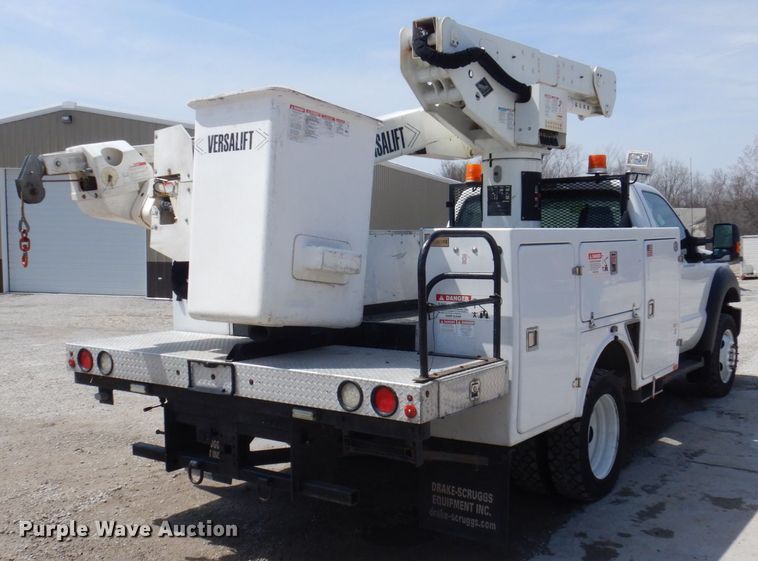 image for item DP5437 2013 Ford F550 Super Duty  bucket truck