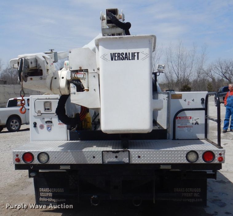 image for item DP5437 2013 Ford F550 Super Duty  bucket truck