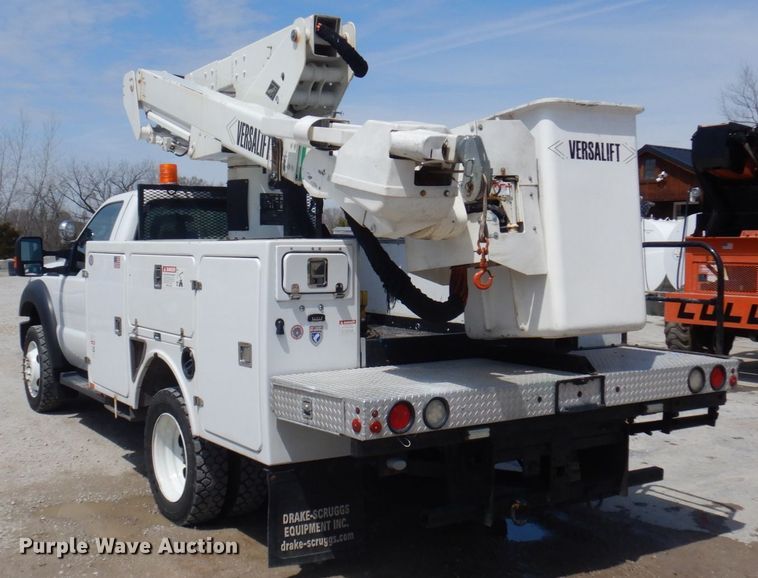 image for item DP5437 2013 Ford F550 Super Duty  bucket truck