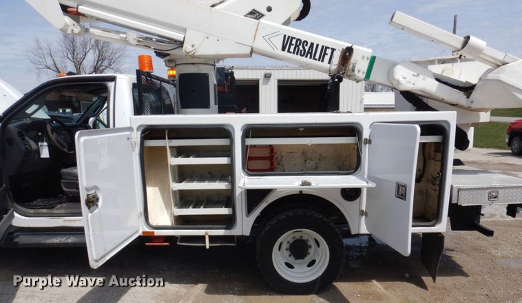 image for item DP5437 2013 Ford F550 Super Duty  bucket truck